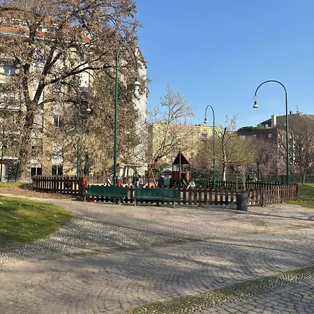 Historic Center Flat- Duomo 10m-m4 Vetra Apartment Milan