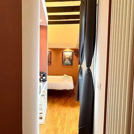 Apartment Historic Center Flat- Duomo 10m-m4 Vetra *