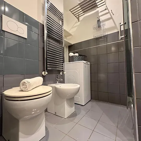 Historic Center Flat- Duomo 10m-m4 Vetra Apartment Milan